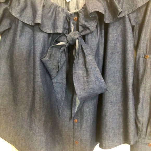 Active USA Denim Off Then Shoulder Ruffle Crop - Picture 8 of 12